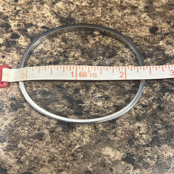 🩶 GUC Stainless Steel Thin Love Bangle Bracelet - Picture 5 of 8